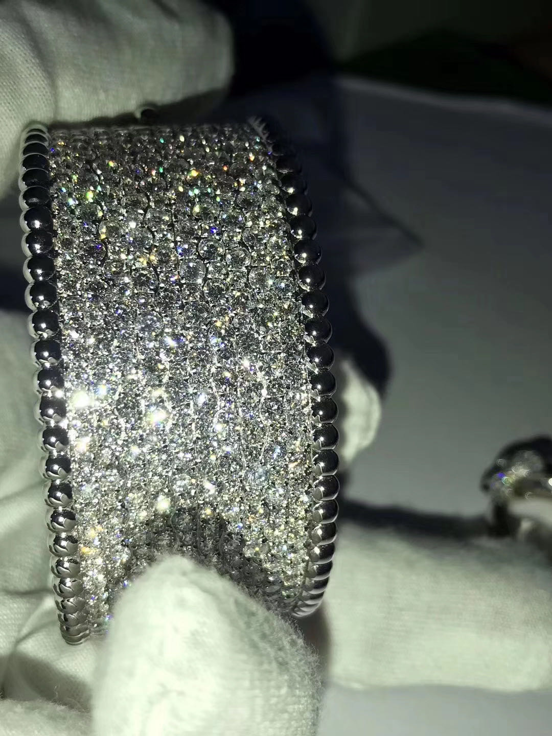 Inspired Van Cleef & Arpels 18k White Gold Perlée diamonds cuff bracelet medium model