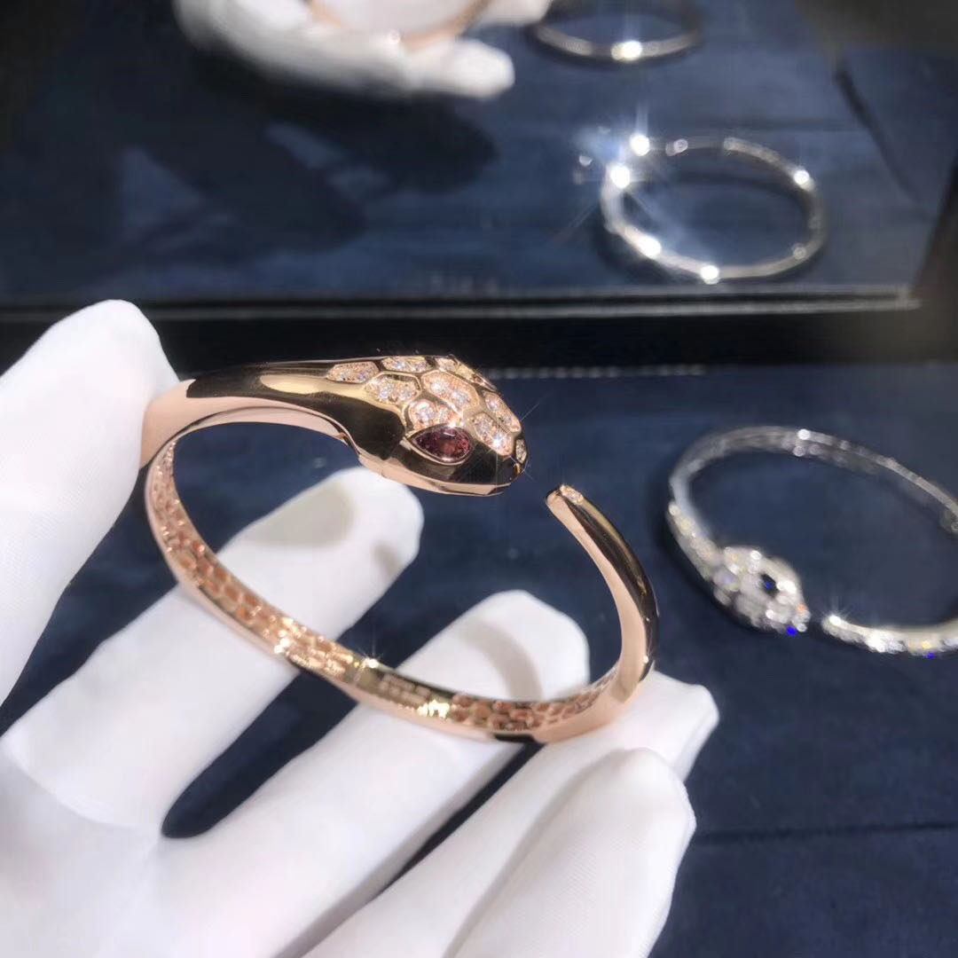 Bvlgari Serpenti bracelet in 18kt rose gold set with rubellite eyes and diamond