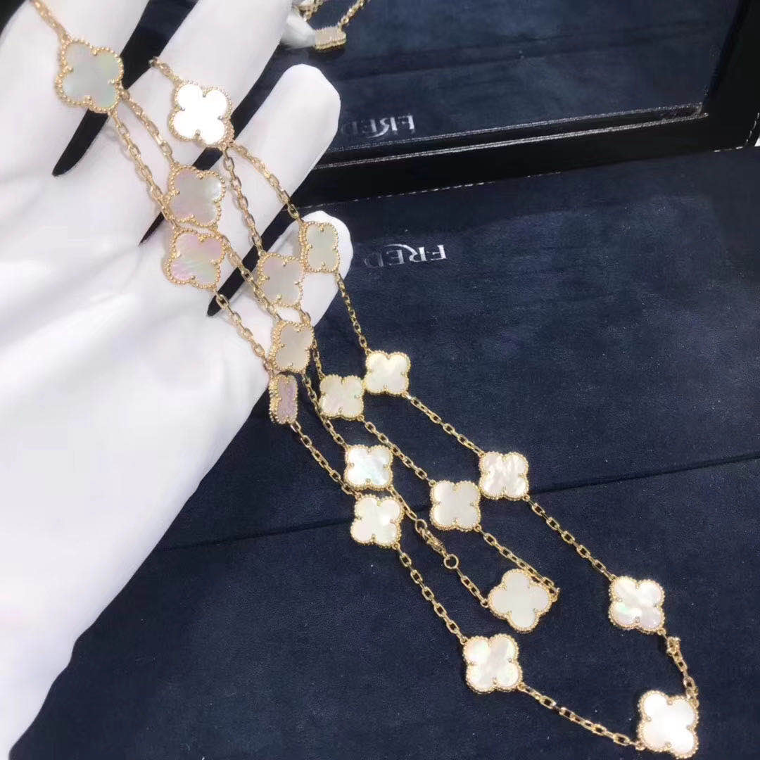 Real 18K Yellow Gold Vintage Alhambra bracelet, 20 motifs