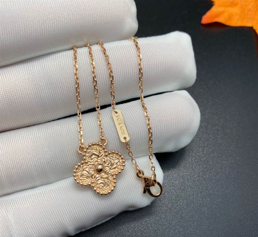 Van Cleef & Arpels Vintage Alhambra Pendant 18K Rose Gold 15mm VCARN9ZS00